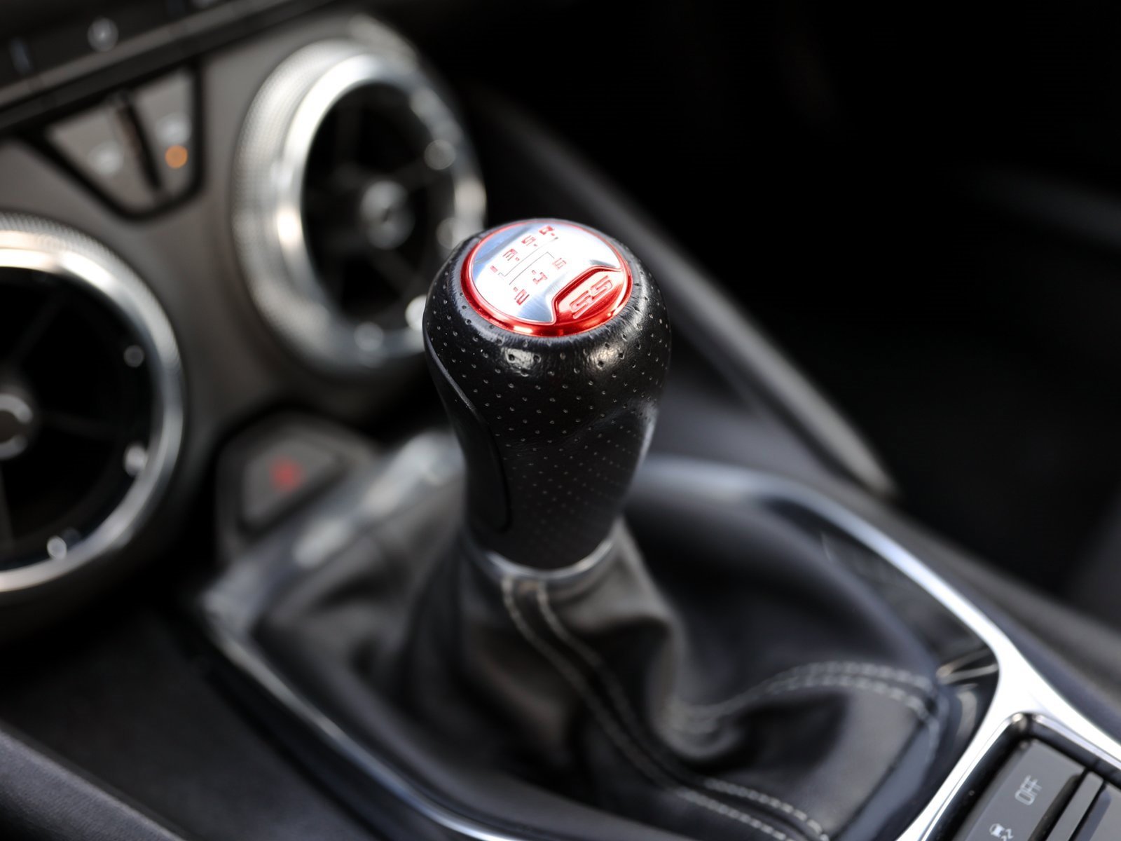 Certified 2020 Chevrolet Camaro SS image 24