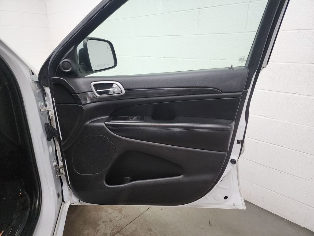 Used 2019 Jeep Grand Cherokee Altitude image 31