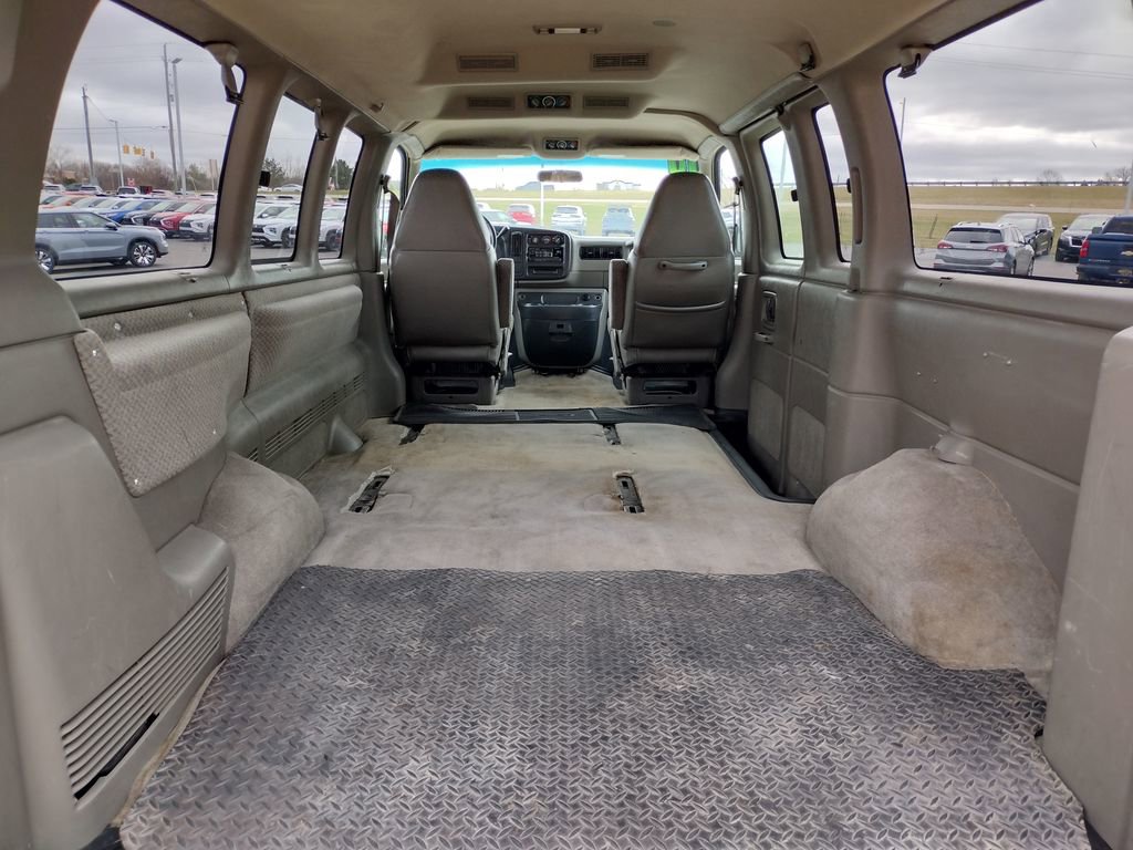 Used 2000 Chevrolet Express 1500 Passenger w/ LS Preferred Equipment Group image 13