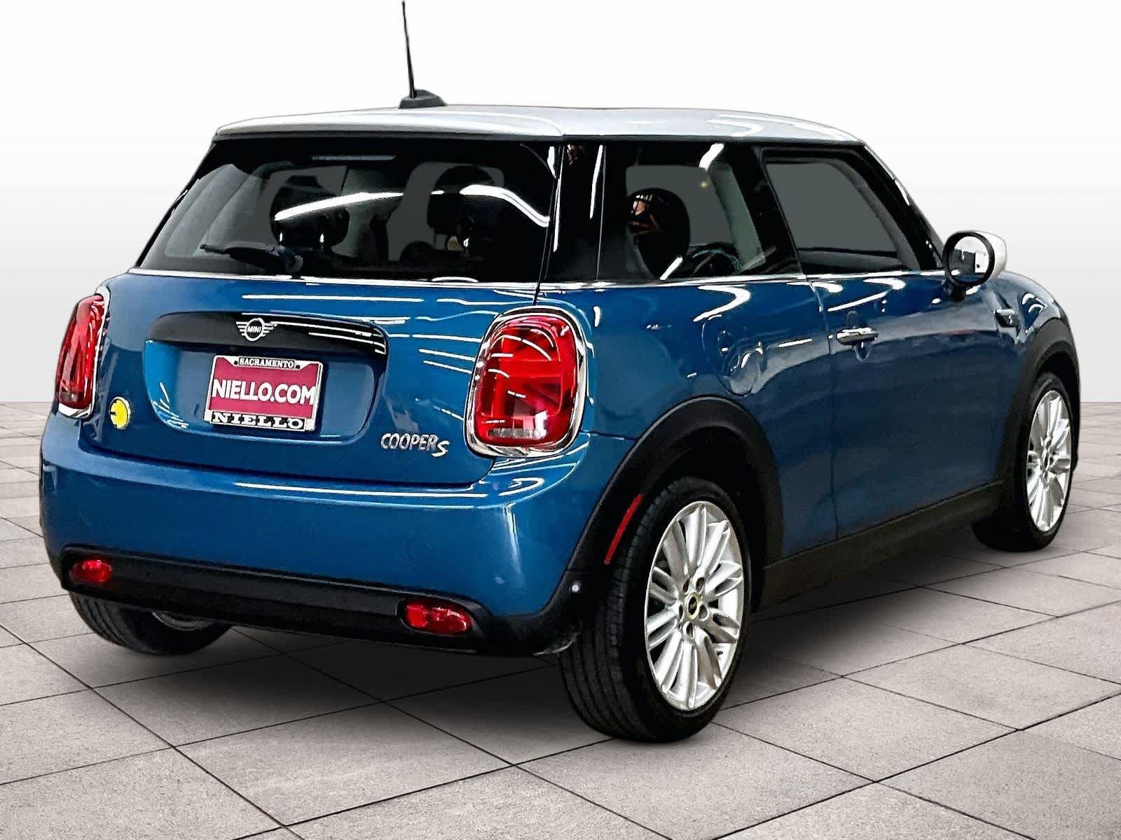 Used 2024 MINI Cooper SE FWD image 16