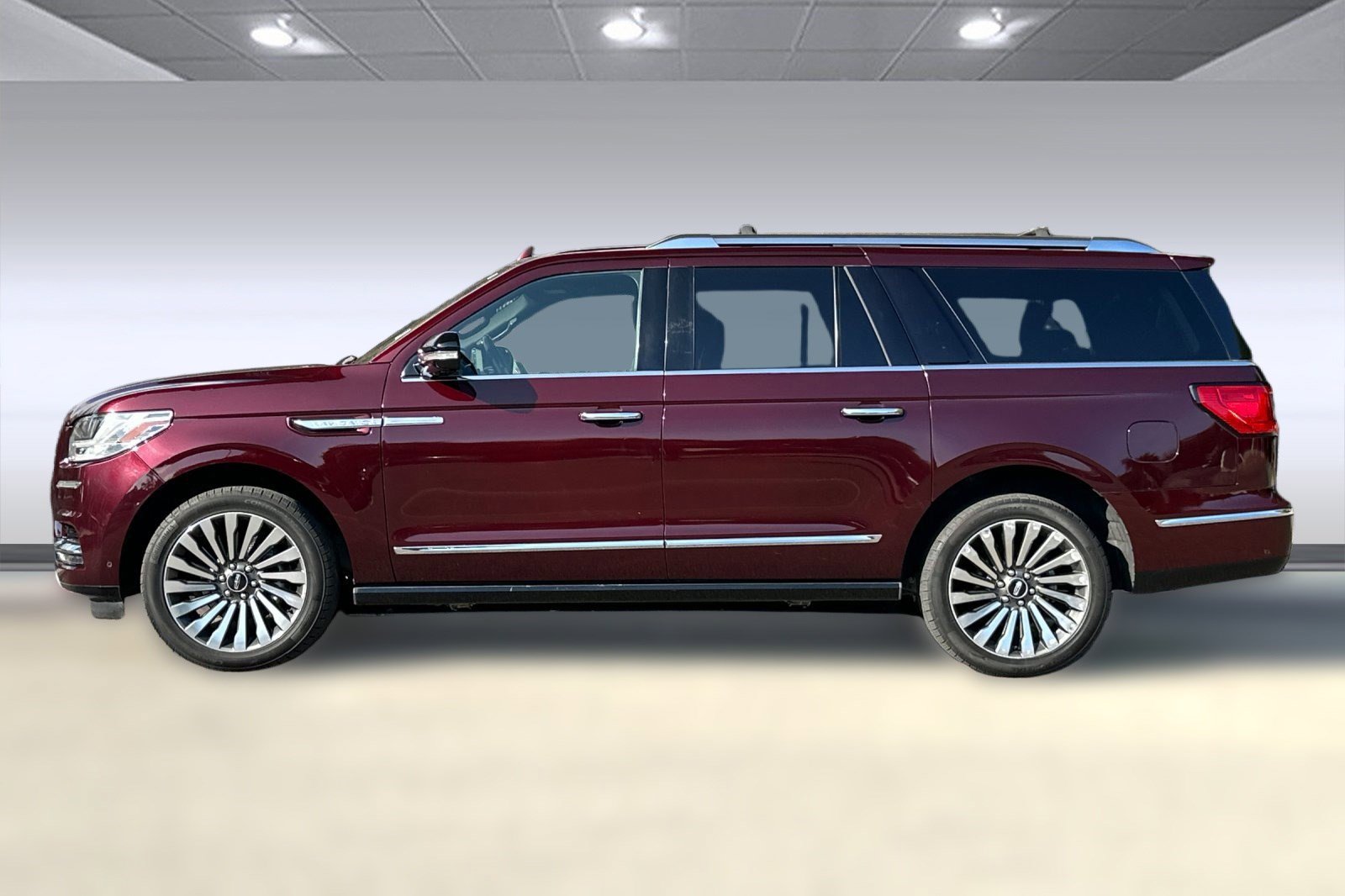 Used 2019 Lincoln Navigator L Reserve w/ Cargo Package image 2