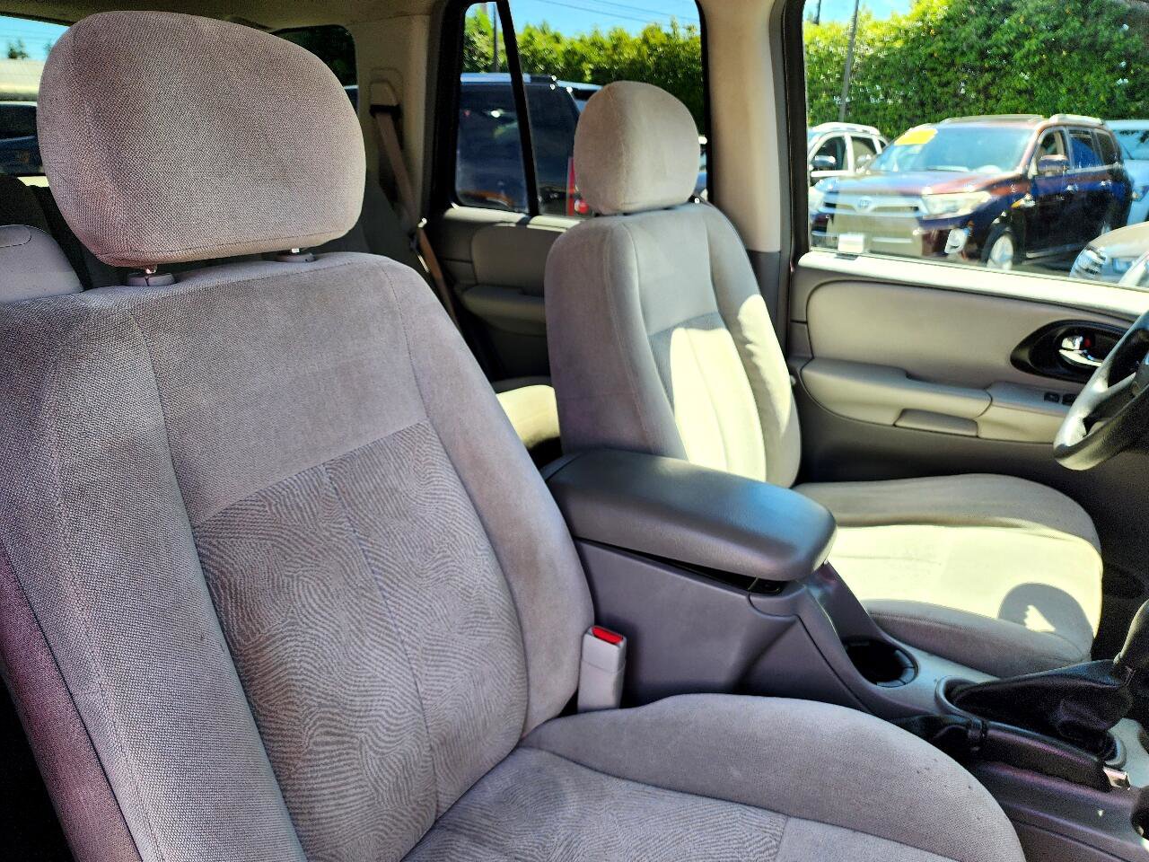 Used 2005 Chevrolet TrailBlazer LS w/ LS Preferred Equipment Group image 30