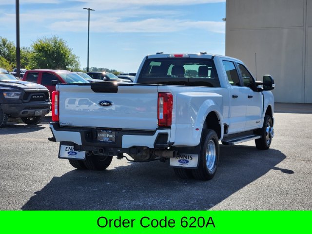 Used 2023 Ford F350 4x4 Crew Cab DRW Super Duty image 4