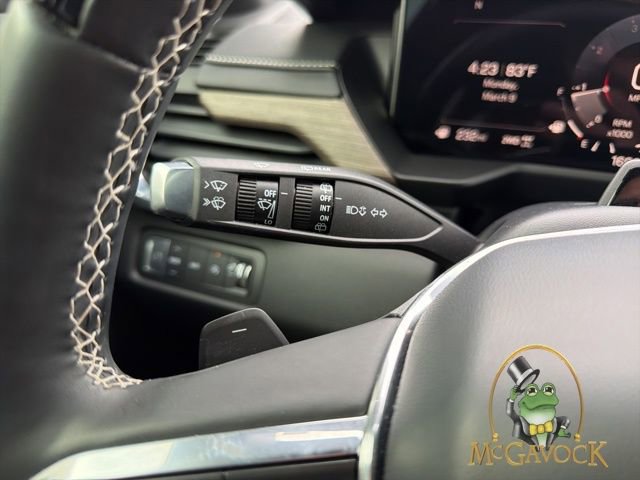 Used 2025 GMC Acadia Denali w/ Super Cruise Package image 18