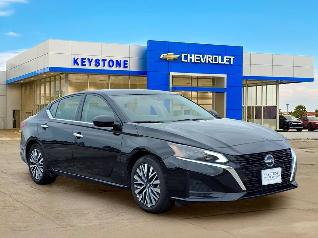 Used 2025 Nissan Altima 2.5 SV