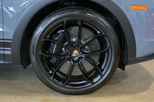 Used 2022 Porsche Cayenne Turbo GT AWD/4WD image 18