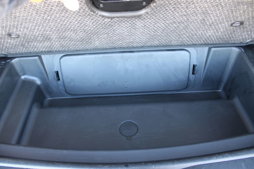 Used 2024 Jeep Grand Cherokee L Limited w/ Luxury Tech Group II image 17