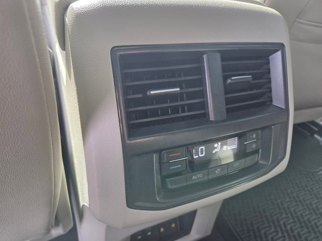 Used 2021 Volkswagen Atlas SEL R-Line image 18