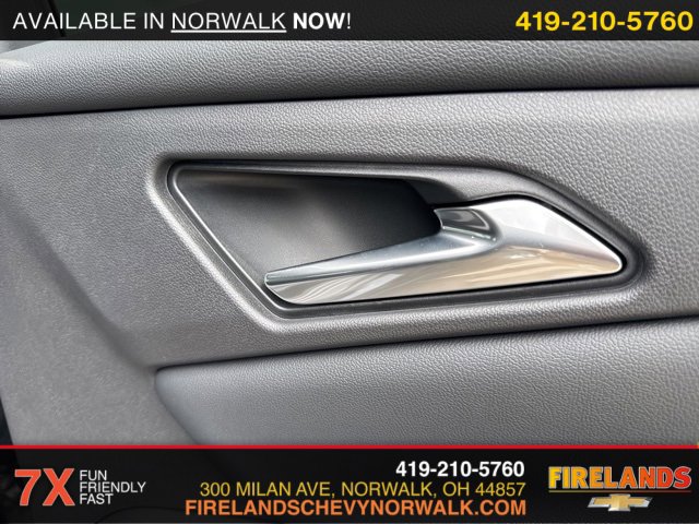 New 2025 Chevrolet Traverse LT w/ Driver Confidence Package image 44