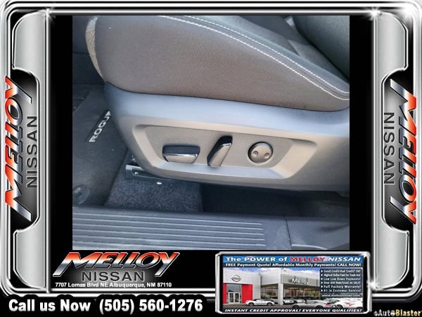 Used 2025 Nissan Rogue SV image 8