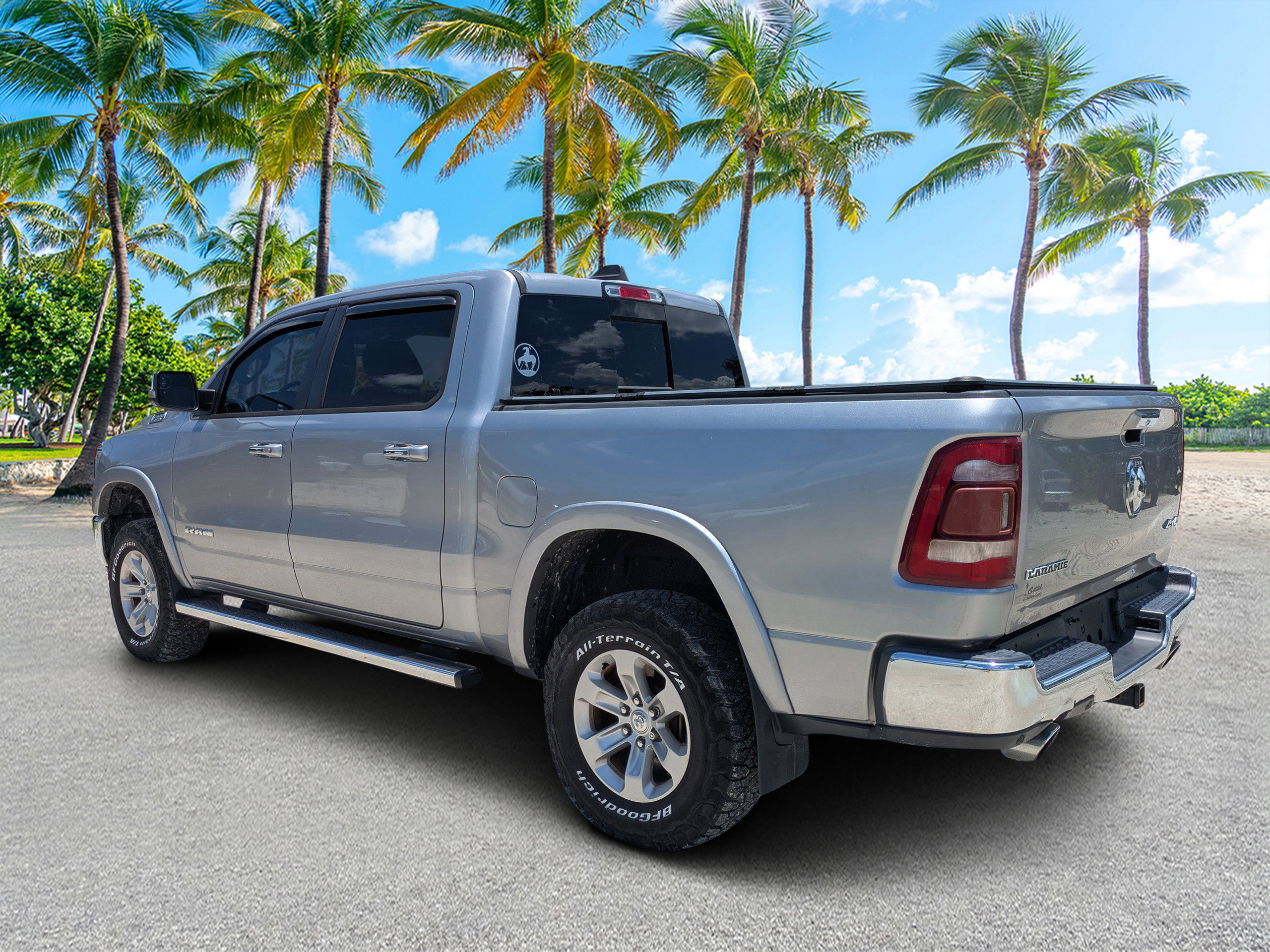 Used 2019 RAM 1500 Laramie AWD/4WD image 5