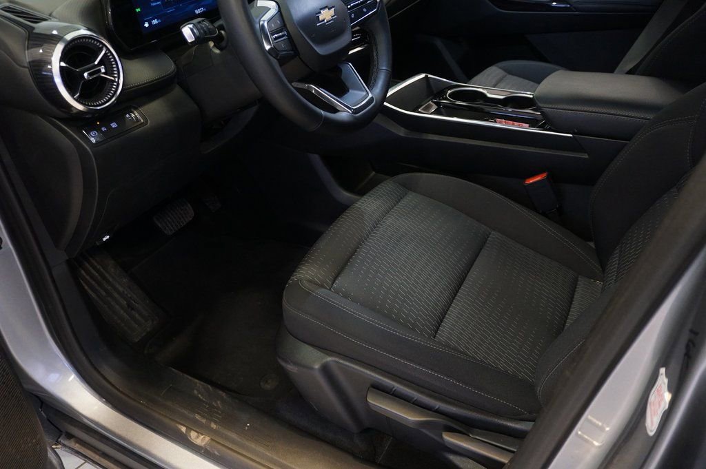 Certified 2025 Chevrolet Equinox LT image 24