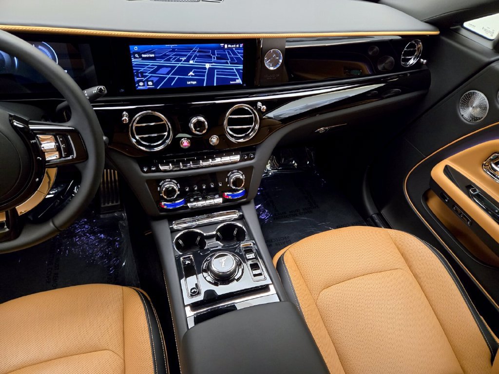 Used 2024 Rolls-Royce Spectre w/ Spectre Launch Package AWD/4WD image 16