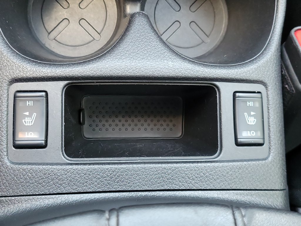 Used 2020 Nissan Rogue SV FWD image 27