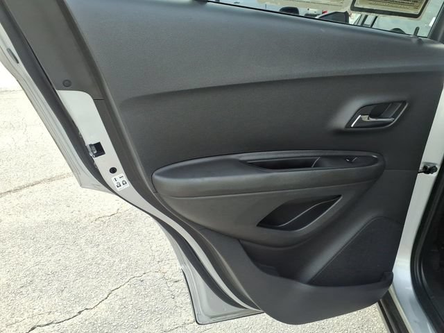 Used 2020 Chevrolet Trax LS w/ Tint and Cruise Package FWD image 17