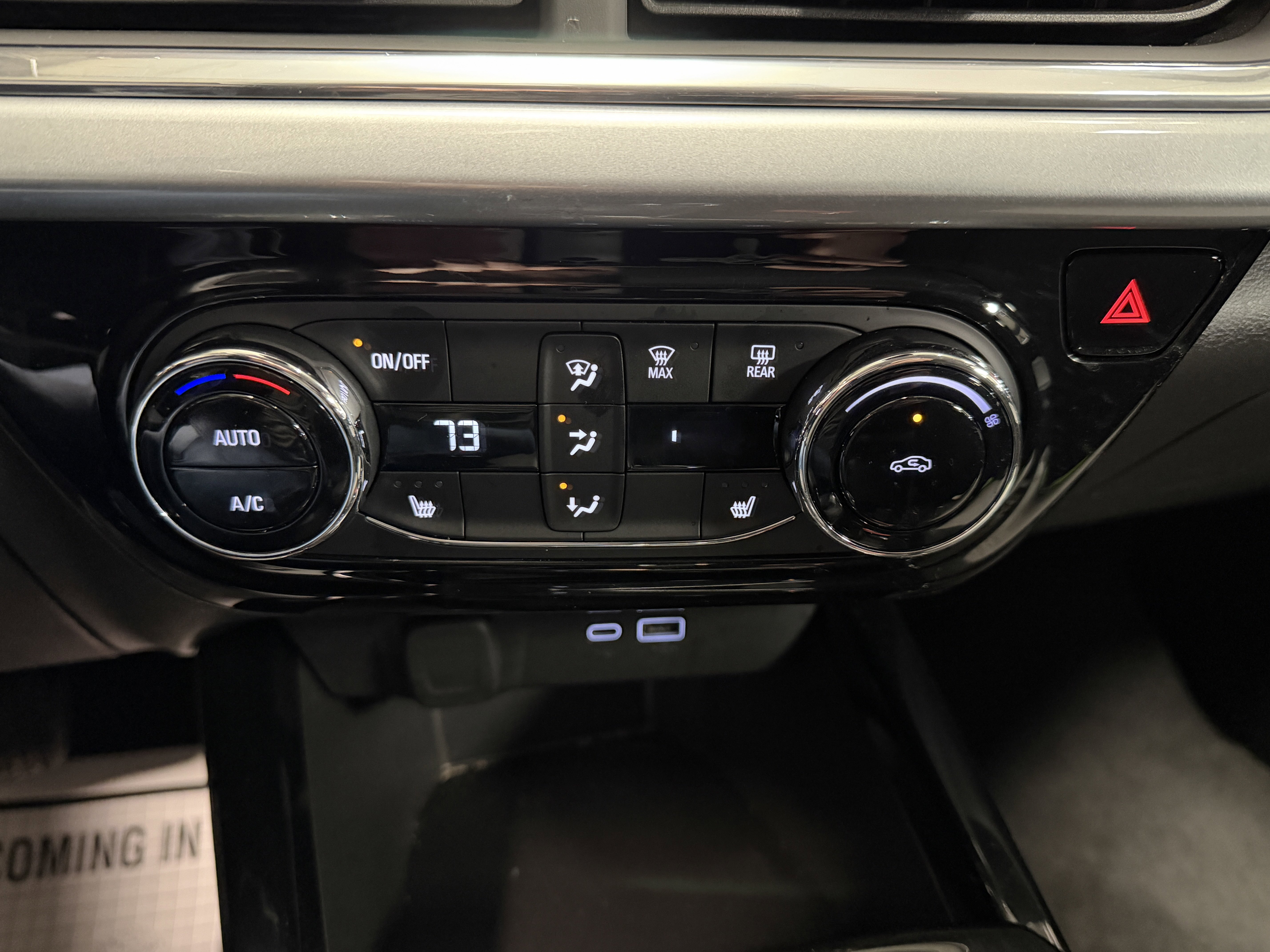 Used 2024 Chevrolet Trax LT w/ LT Convenience Package image 13