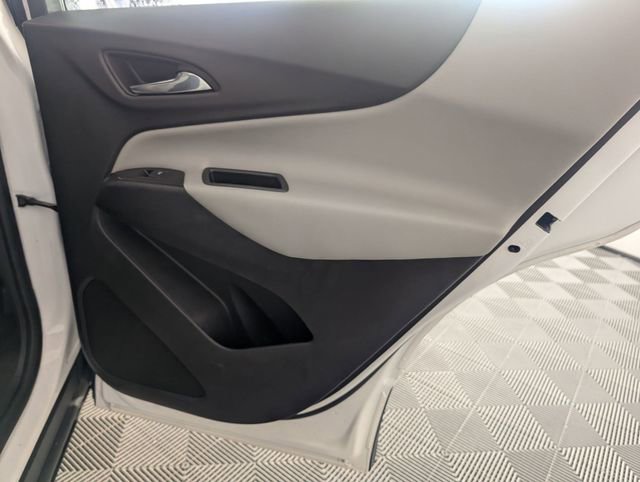 Used 2020 Chevrolet Equinox LS image 30
