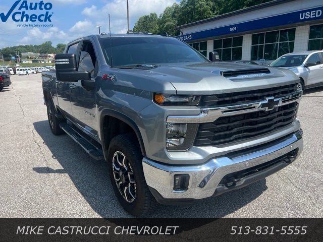 Used 2025 Chevrolet Silverado 3500 LT w/ All Star Edition AWD/4WD image 2