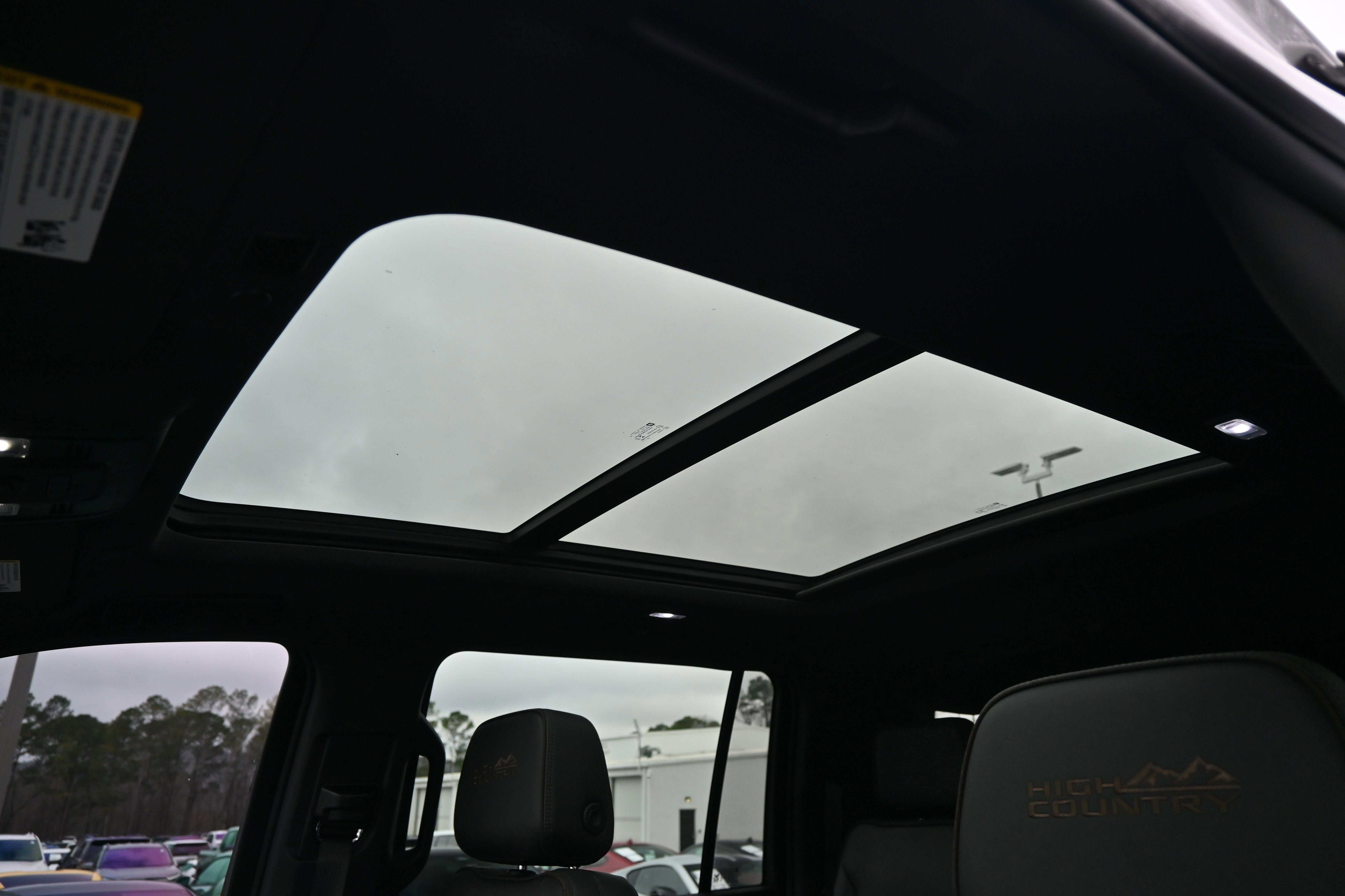 Used 2023 Chevrolet Suburban High Country image 6