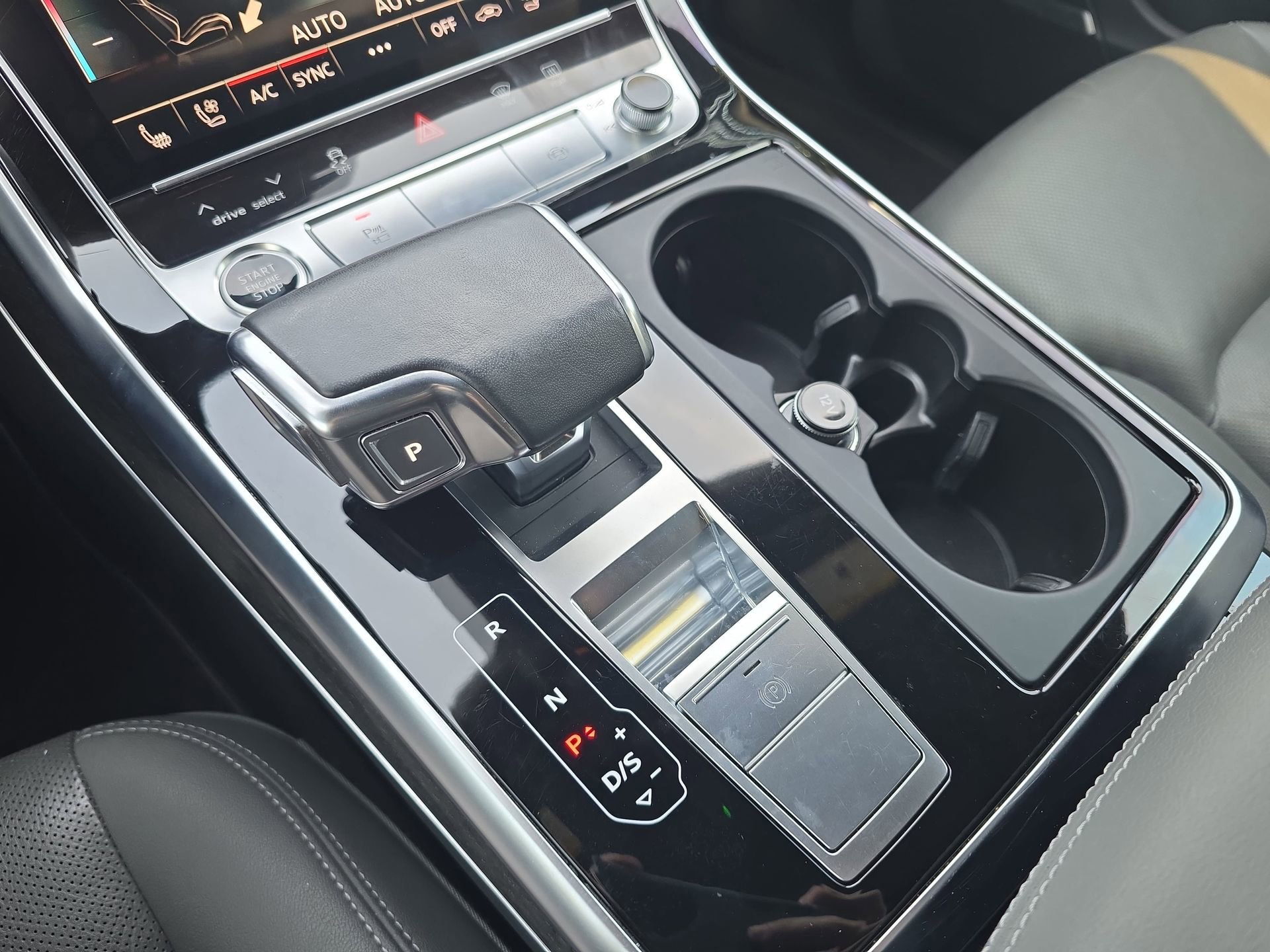 Used 2021 Audi Q8 Prestige w/ Prestige Package AWD/4WD image 25