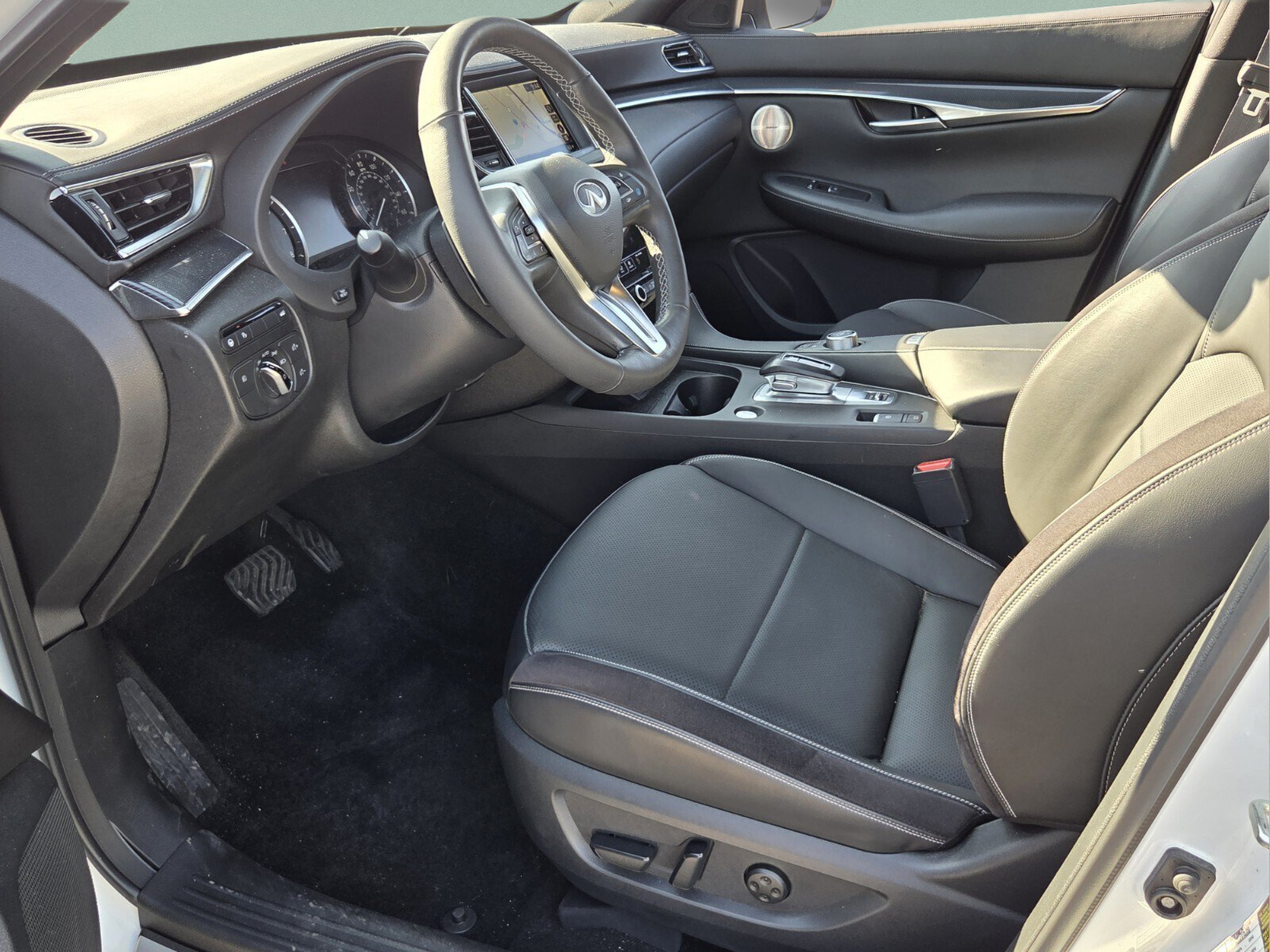 Used 2023 INFINITI QX50 Sport FWD image 12