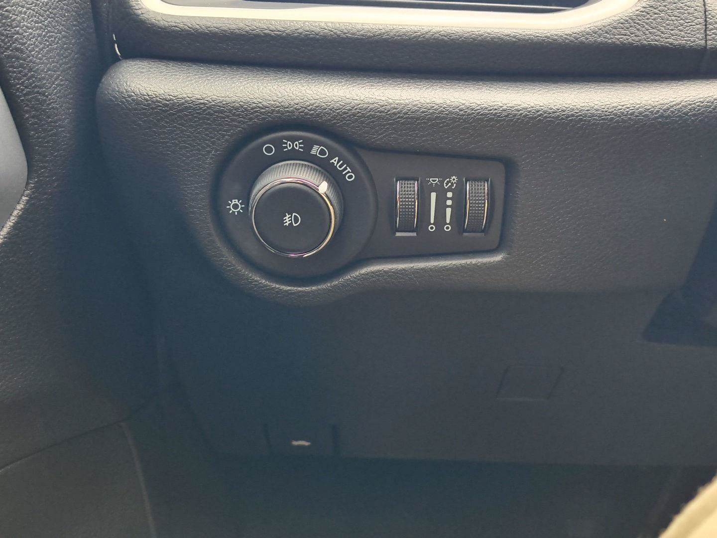 Used 2022 Chrysler Pacifica Touring-L w/ S Appearance Package FWD image 10