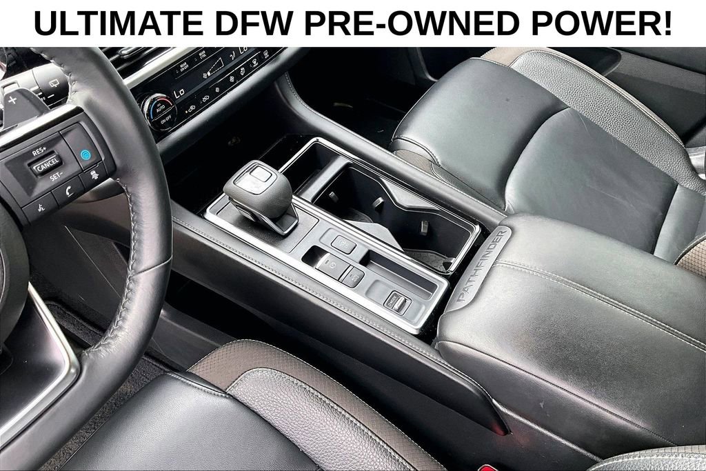 Used 2024 Nissan Pathfinder SL FWD image 15