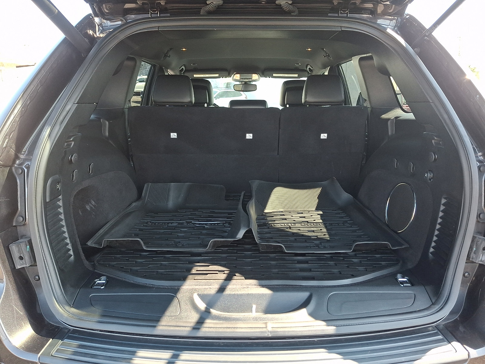 Used 2020 Jeep Grand Cherokee Laredo w/ Quick Order Package 2BN North AWD/4WD image 28