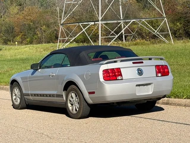 Used 2005 Ford Mustang Premium RWD image 15