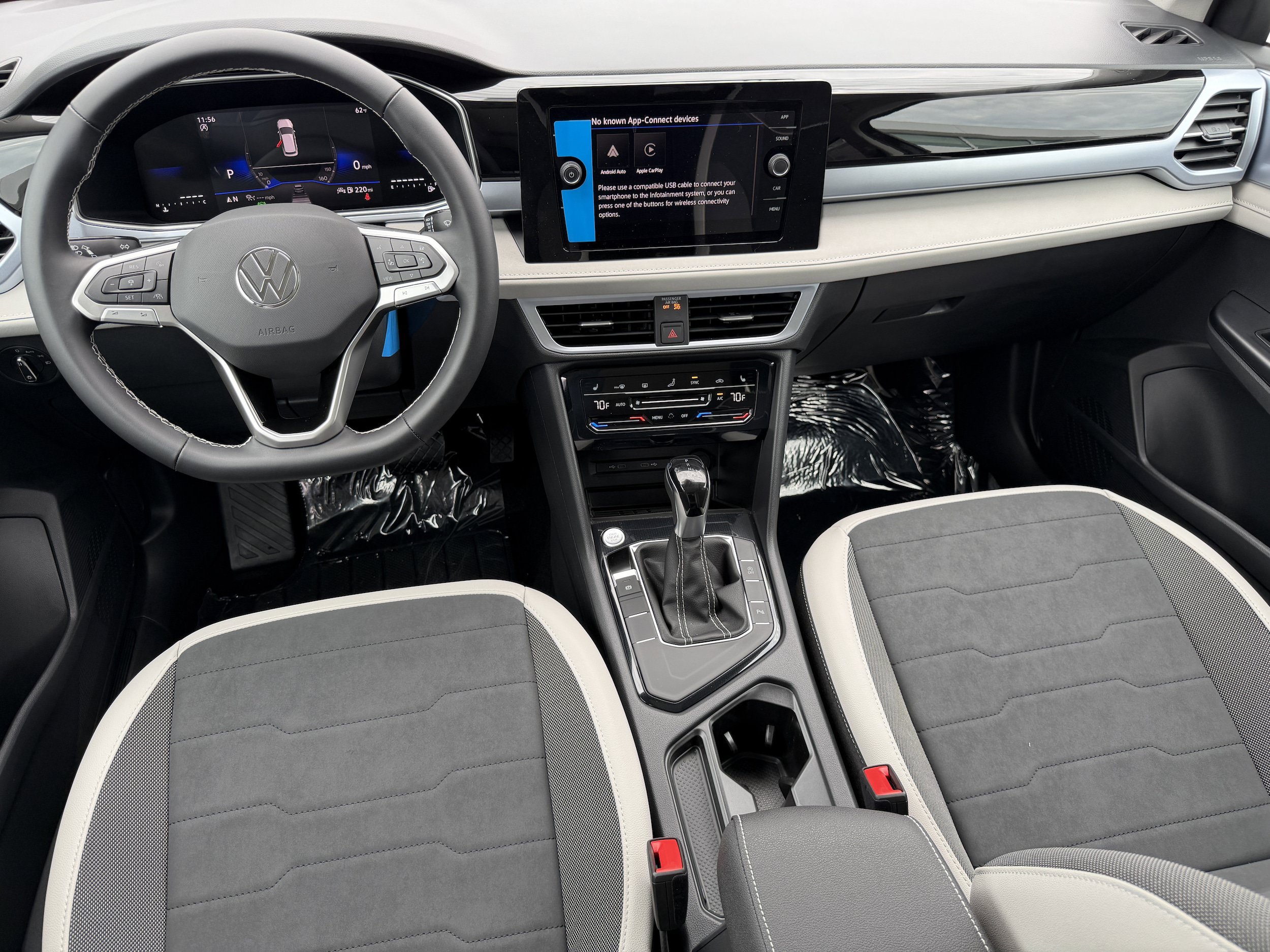New 2026 Volkswagen Taos SE image 11