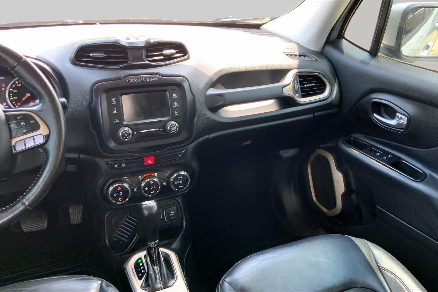 Used 2016 Jeep Renegade Limited FWD image 7