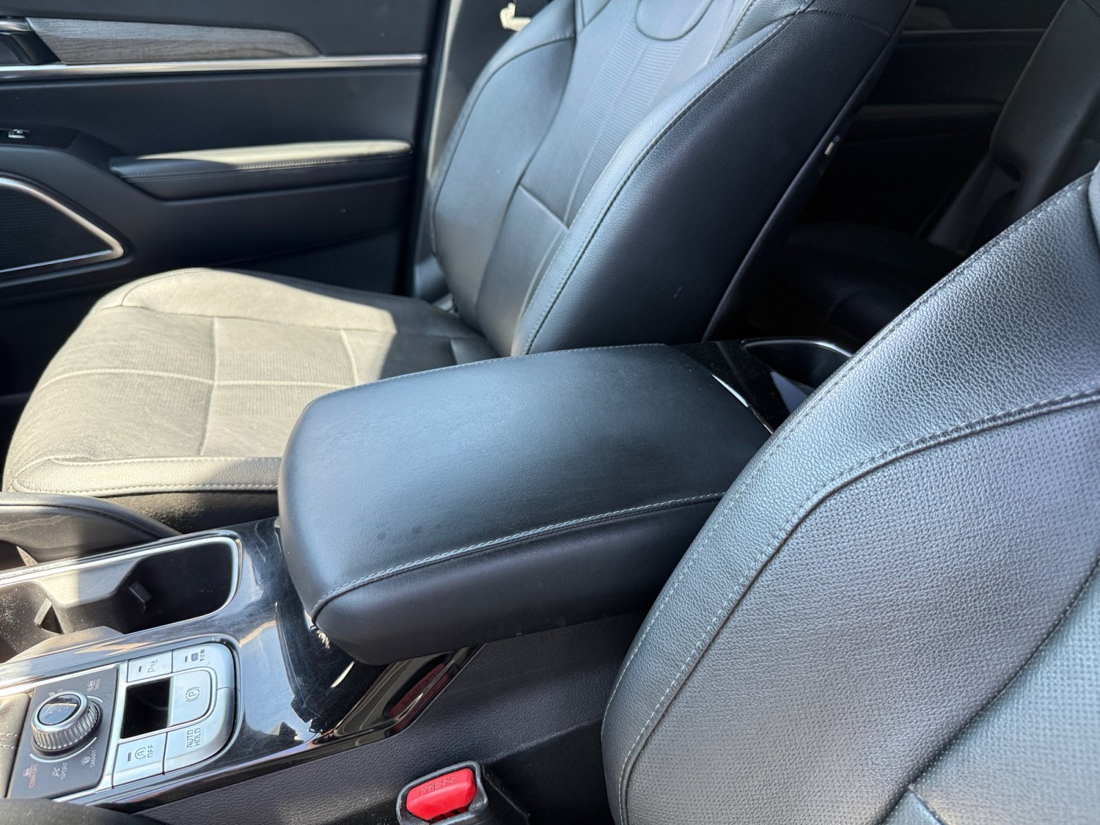 Used 2021 Kia Telluride SX w/ Nightfall Edition Package AWD/4WD image 14