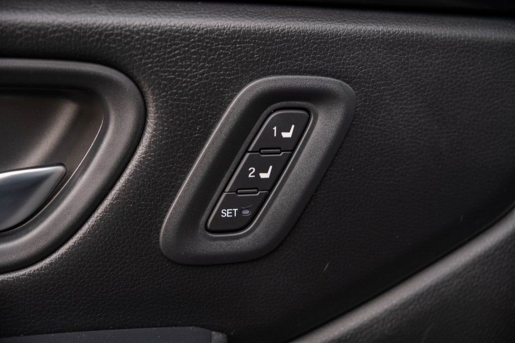 Used 2023 Honda Pilot EX-L image 12