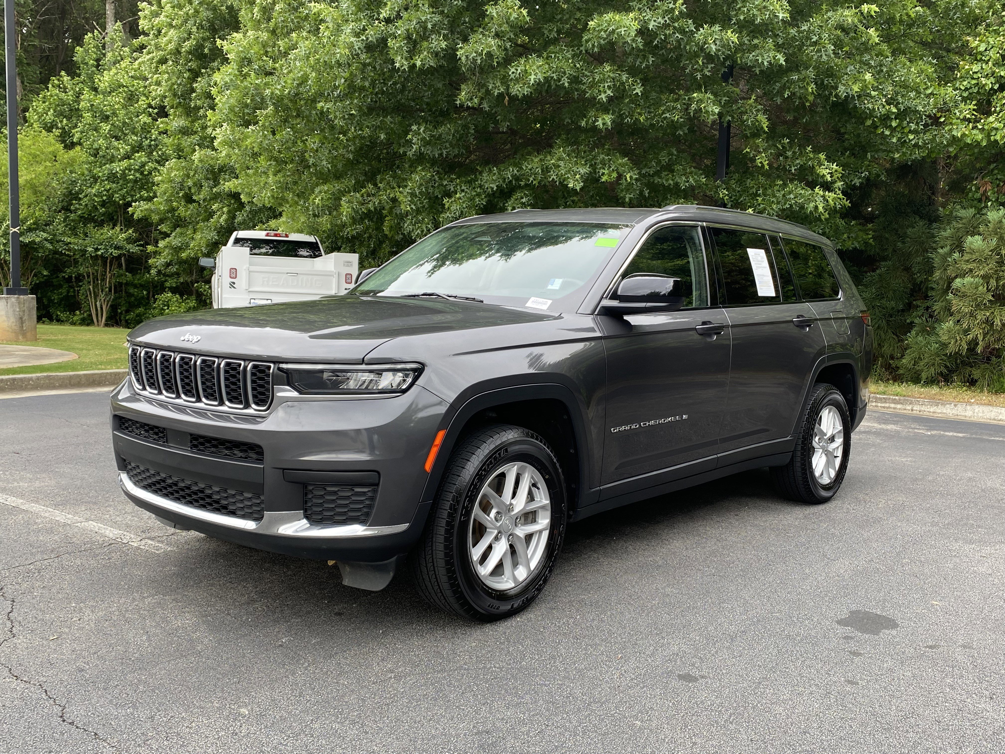 Used 2022 Jeep Grand Cherokee L Laredo w/ Luxury Tech Group I AWD/4WD image 5