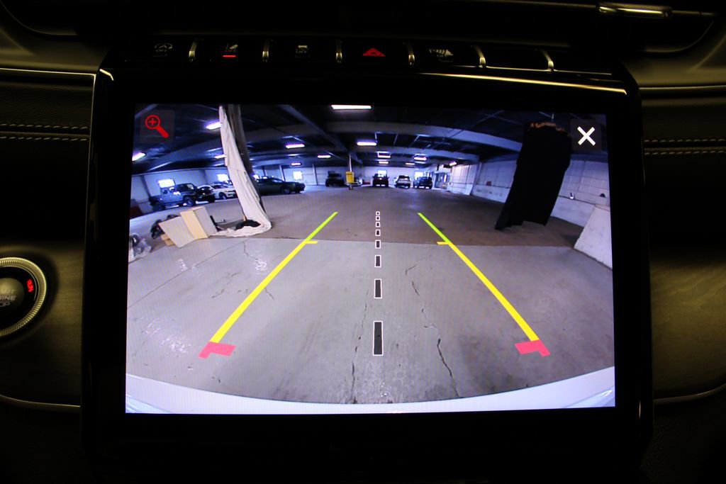 New 2025 Jeep Grand Cherokee Limited w/ Luxury Tech Group II image 17