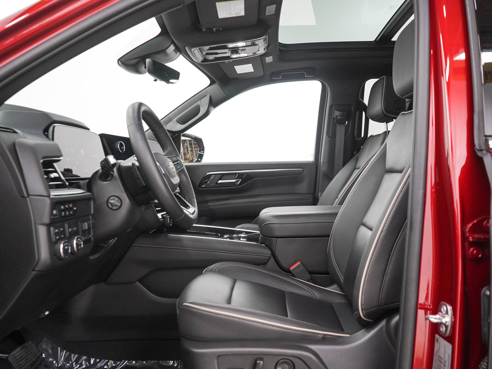 Used 2025 Chevrolet Tahoe Premier AWD/4WD image 25