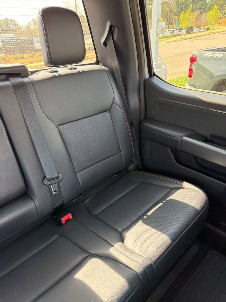 Used 2025 Ford F250 Lariat w/ Lariat Ultimate Package image 12