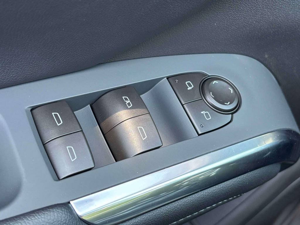 New 2027 Chevrolet Traverse LT w/ Midnight/Sport Edition FWD image 8