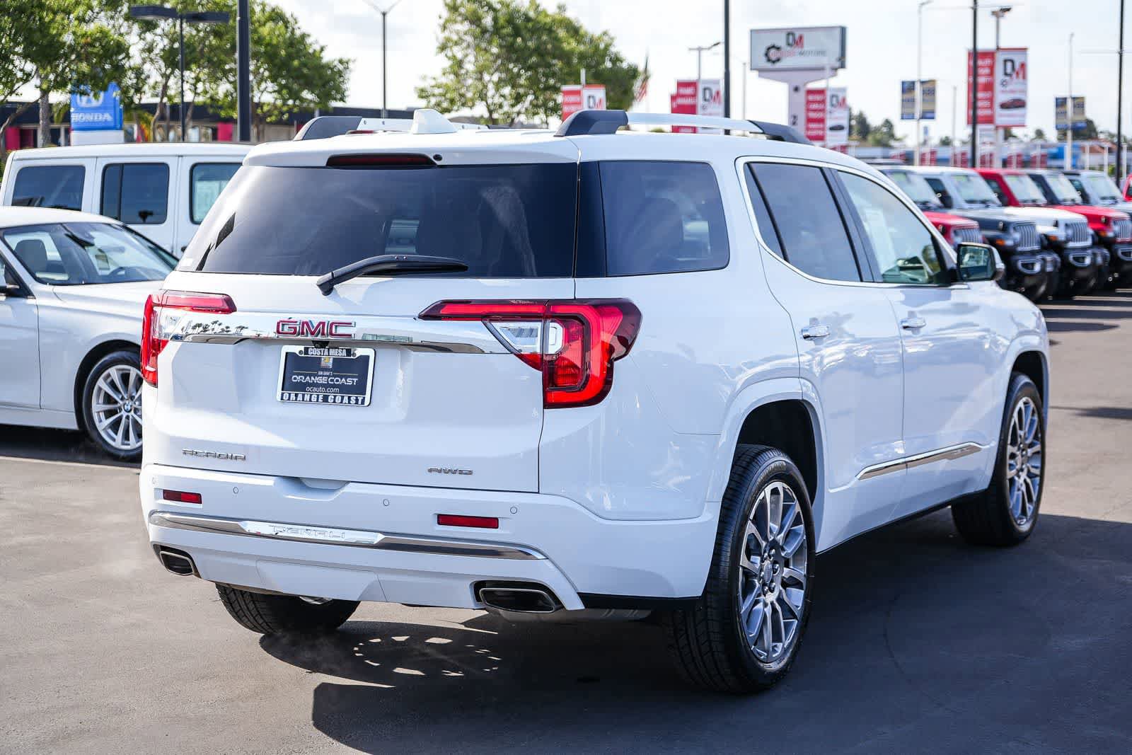 Used 2023 GMC Acadia Denali AWD/4WD image 6