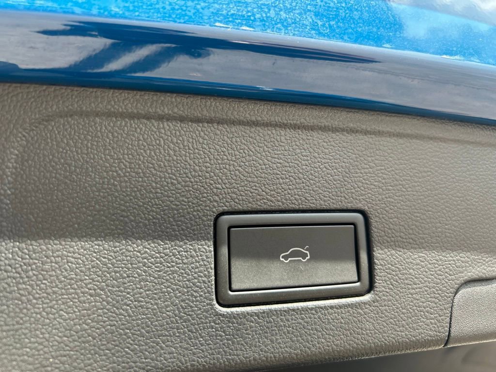 Used 2025 Volkswagen Atlas Cross Sport SEL Premium R-Line image 44