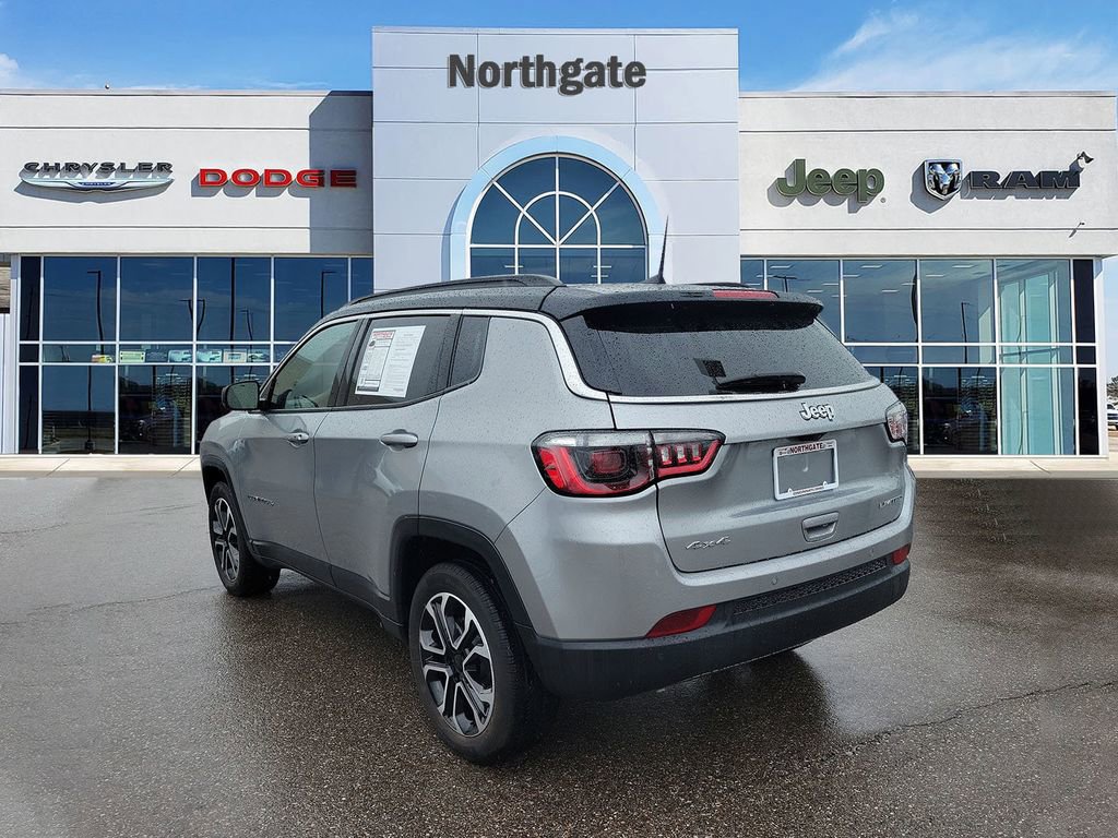 Used 2024 Jeep Compass Limited AWD/4WD image 3