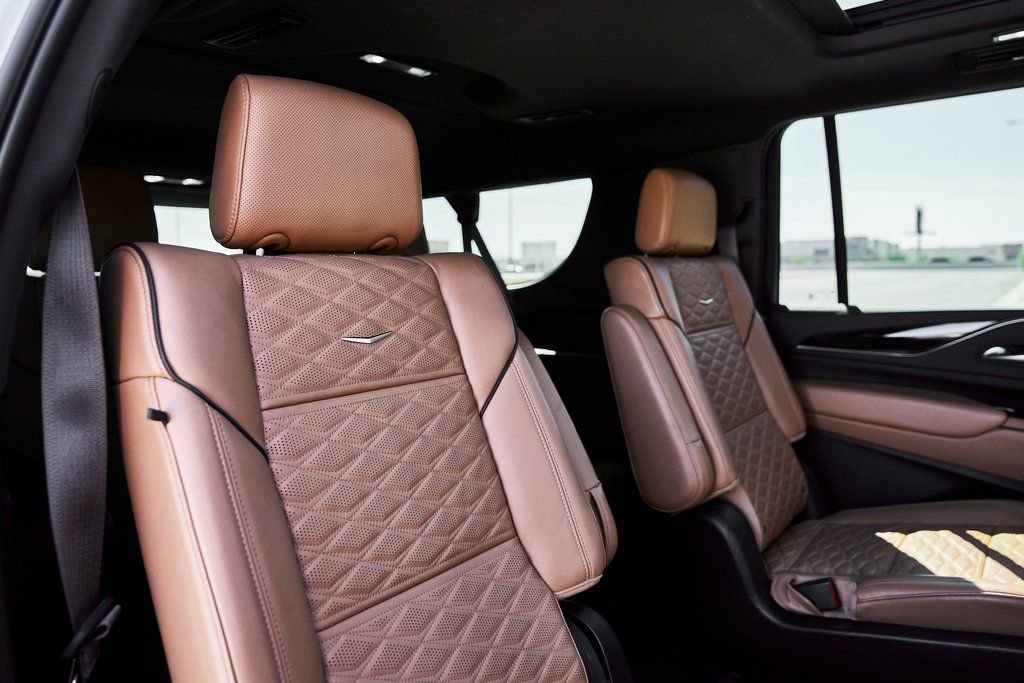 Used 2023 Cadillac Escalade ESV Sport w/ LPO, ONYX Package image 42