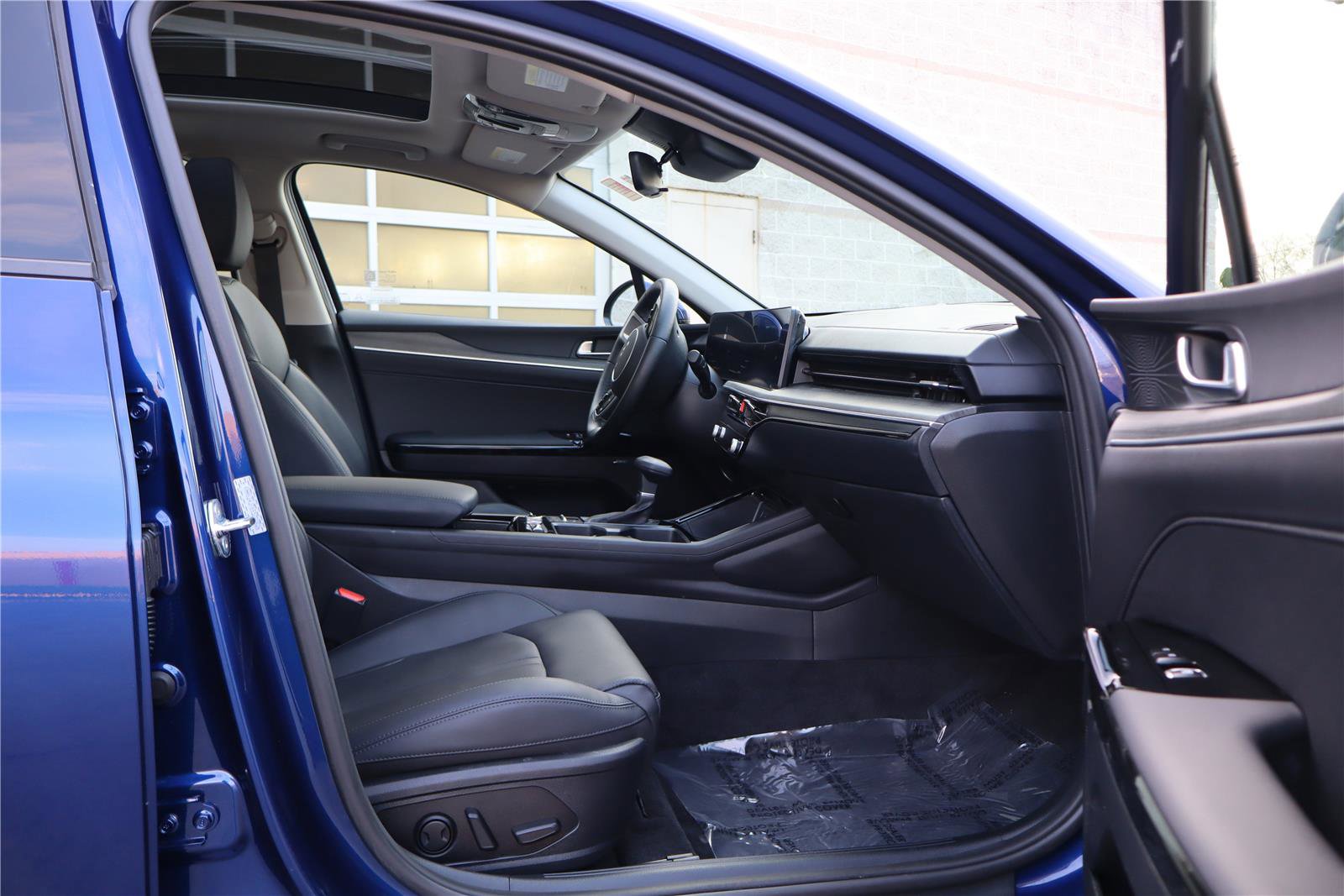 Used 2025 Kia K5 EX image 26