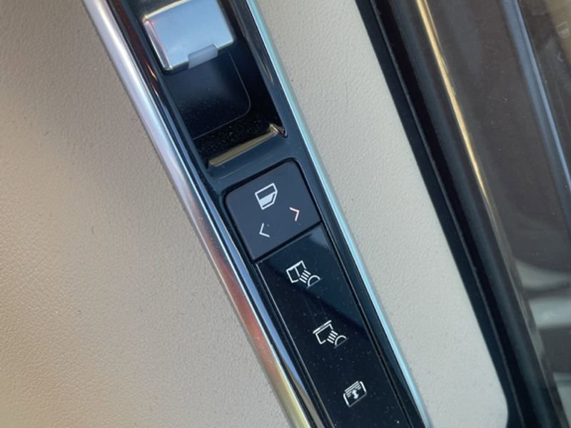 Used 2018 Land Rover Range Rover HSE image 31