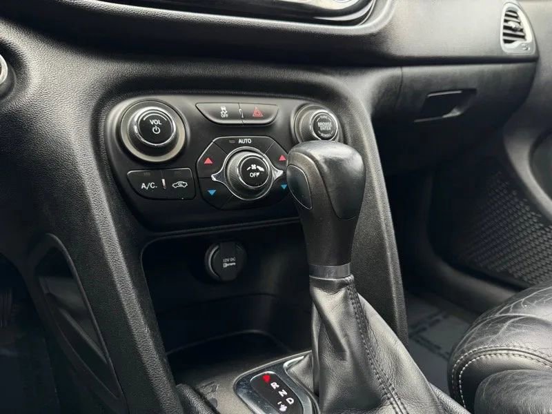 Used 2013 Dodge Dart Limited w/ Premium Group image 33