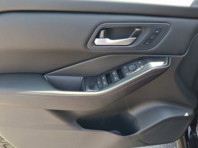 New 2026 Nissan Rogue SV AWD/4WD image 10