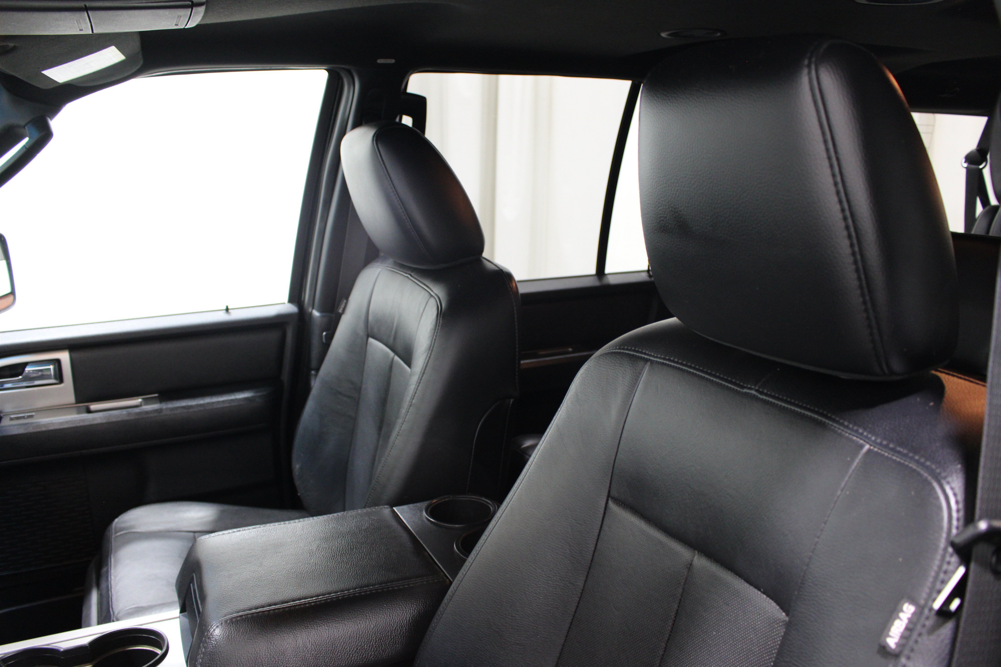 Used 2015 Ford Expedition EL XLT w/ Equipment Group 202A AWD/4WD image 4
