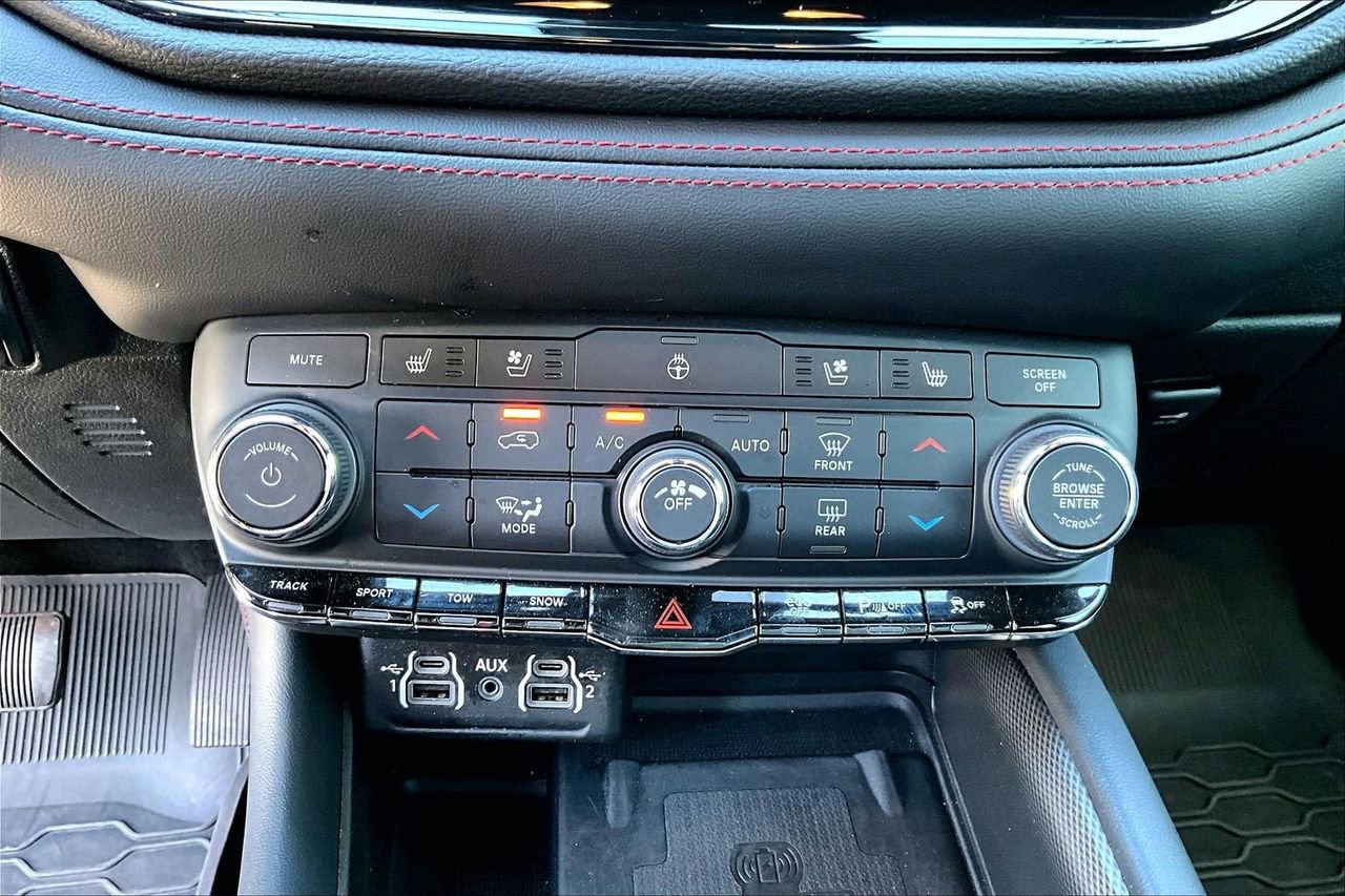 Certified 2024 Dodge Durango R/T w/ Tow 'N Go Package image 19