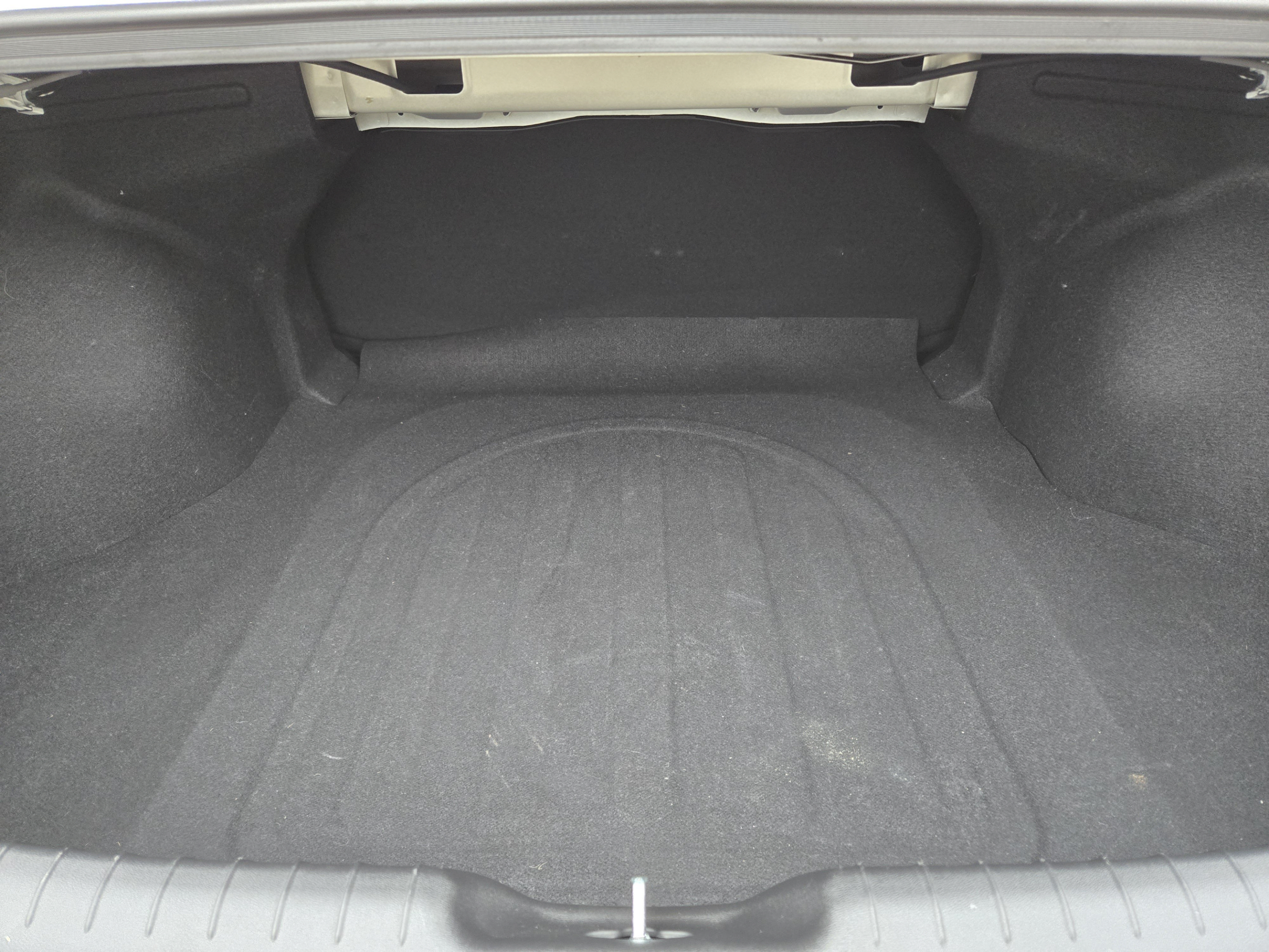 Used 2025 Hyundai Elantra Hybrid FWD image 28