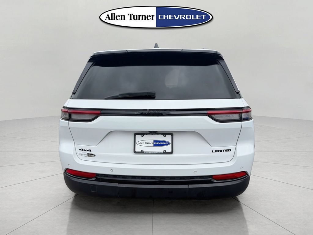 Used 2023 Jeep Grand Cherokee Limited w/ Black Appearance Package AWD/4WD image 5